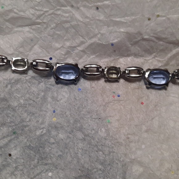 Zwarovski crystal Necklace - Picture 9 of 16